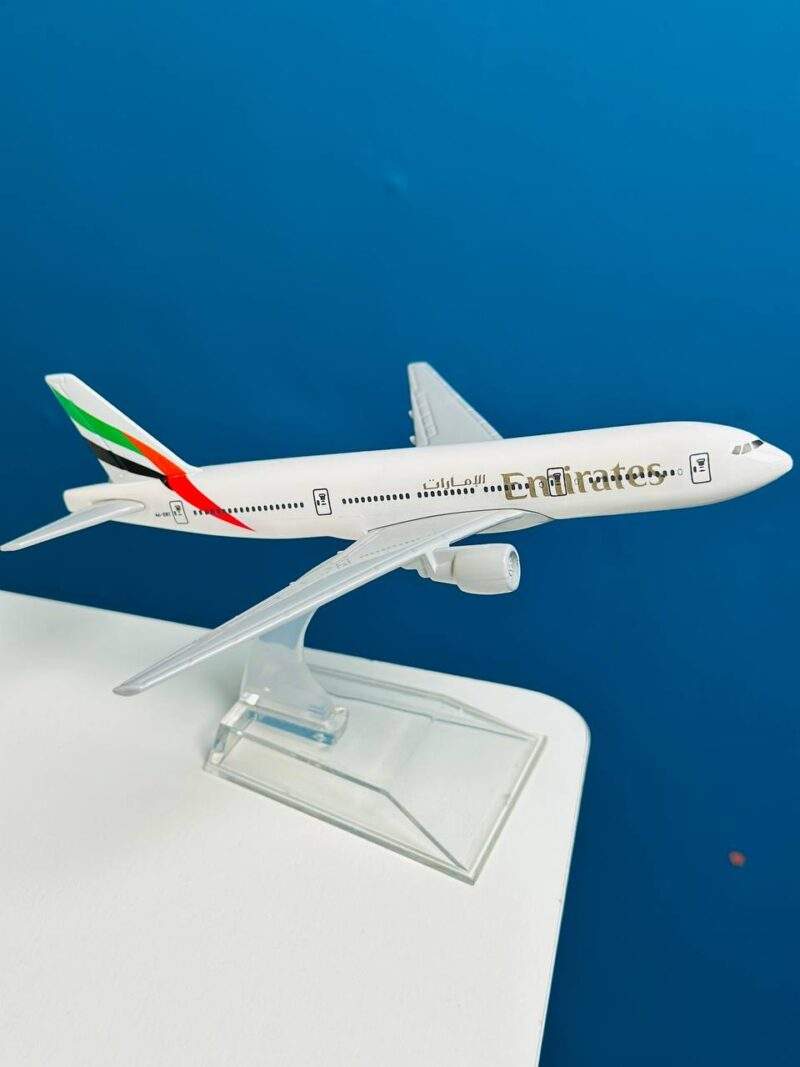 Emirates Airways Boeing 747 Metal Aircraft – 16 Cm Emirates Airways Boeing 747 Metal Aircraft – 16 Cm