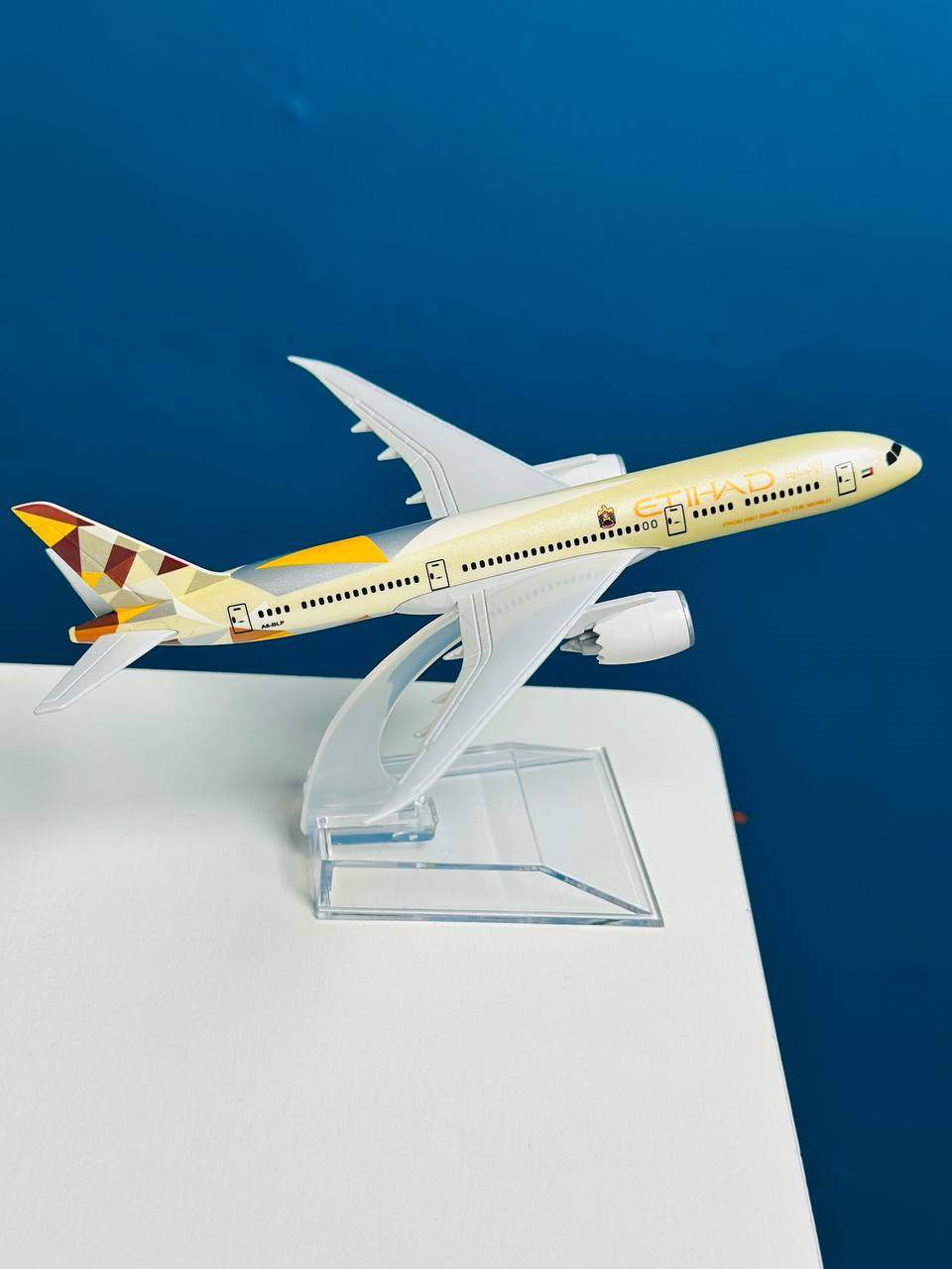 Etihad Airway B787 Metal Aircraft 16Cm Etihad Airway B787 Metal Aircraft 16Cm