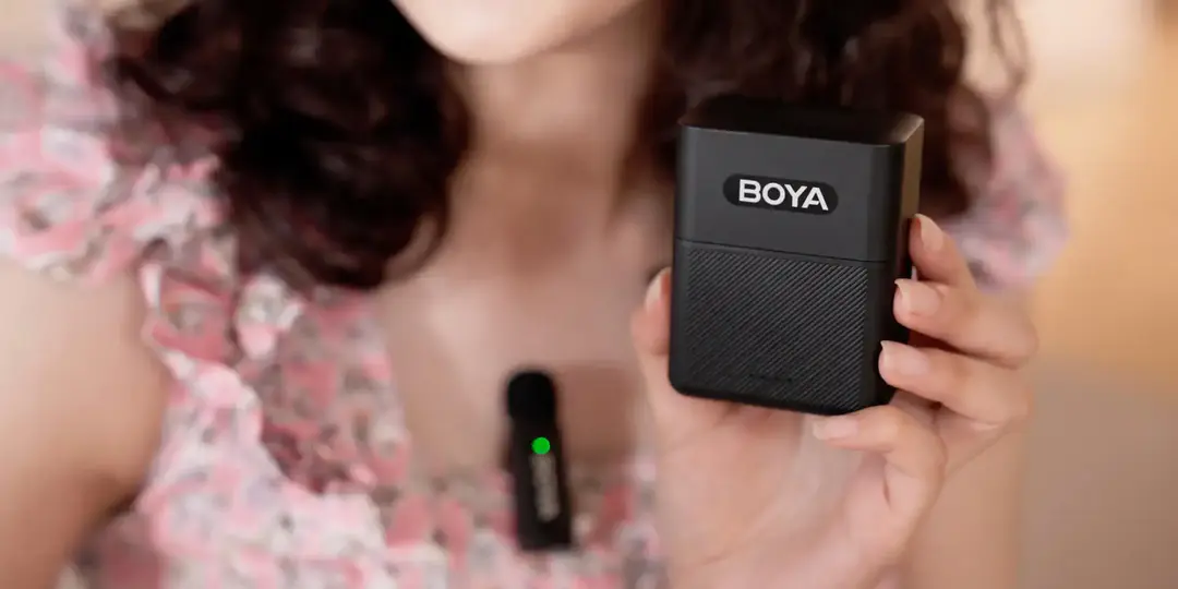 Boya By V30 2 4G Dual Channel Wireless Microphone For Android A Boya By V30 2 4G Dual Channel Wireless Microphone For Android A