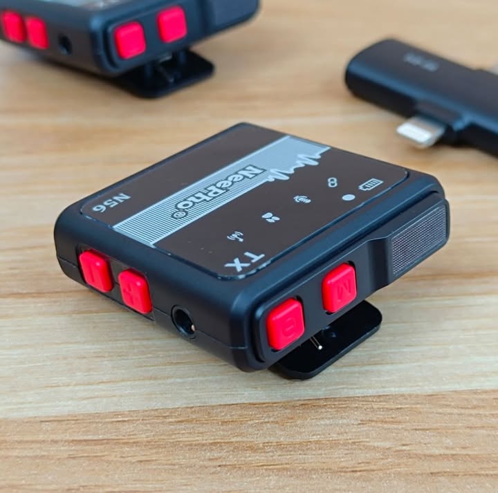 Neepho Np 56 Type C And Lightning Two In One Wireless Microphone D Neepho Np 56 Type C And Lightning Two In One Wireless Microphone D